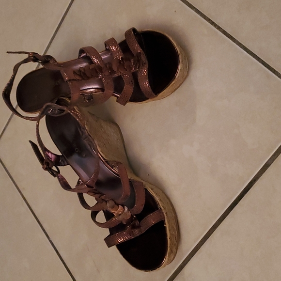 Pesaro metallic copper wedge/cork 4" heels. Size 8 - Picture 2 of 5